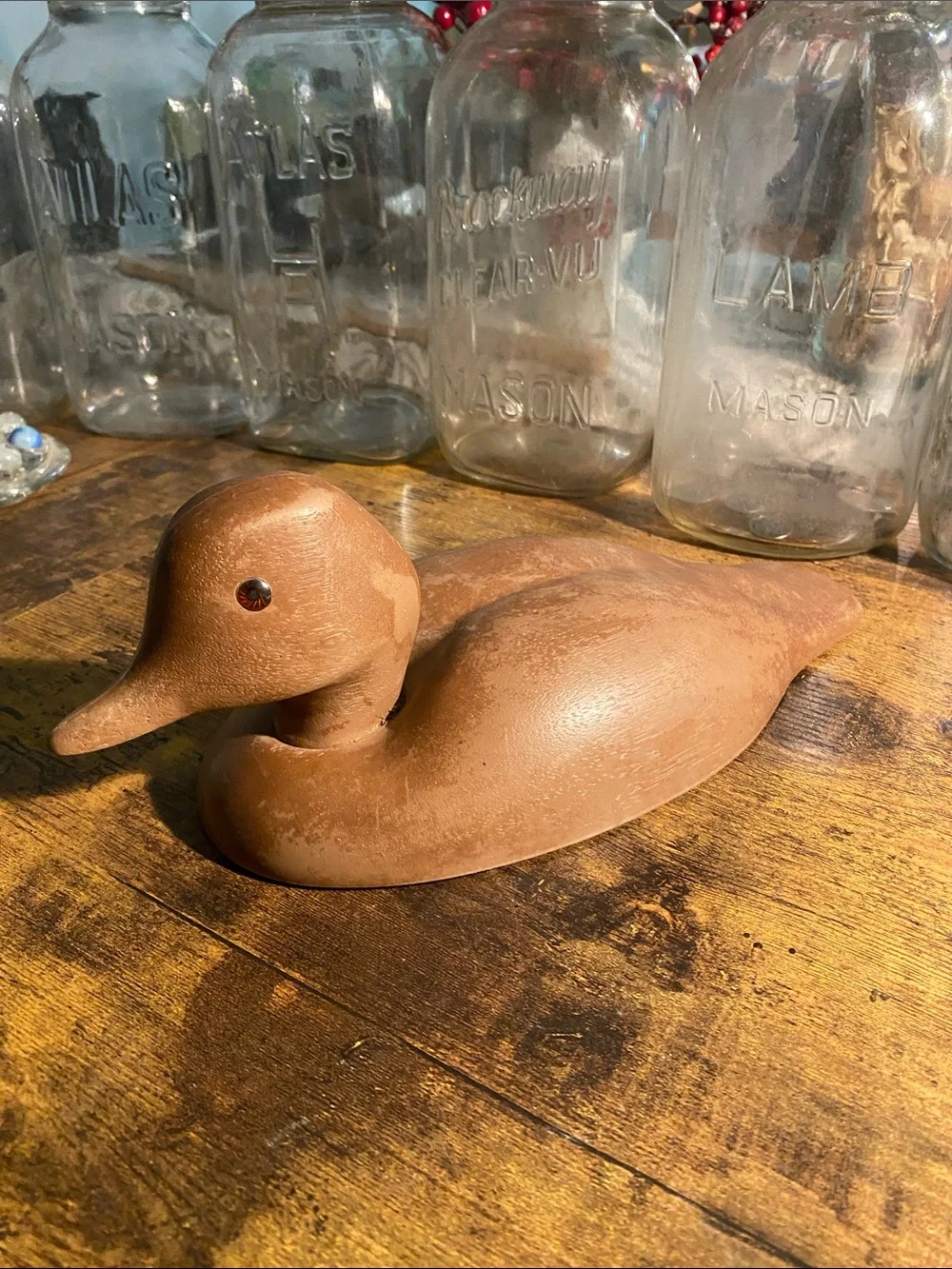 Rustic plastic duck - Picture 3 of 5